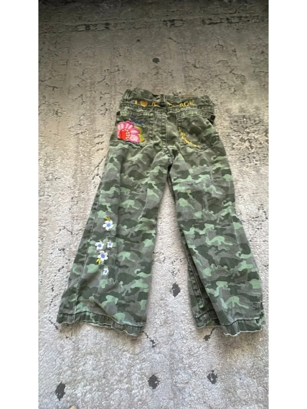 children’s place green camo peace ☮️ bottoms size 4